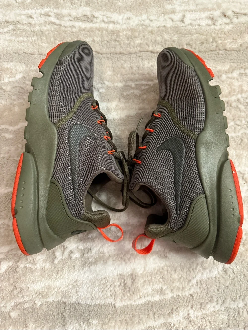 Nike Olive Green Presto Fly GS Sneakers with Orange Accents size 7Y